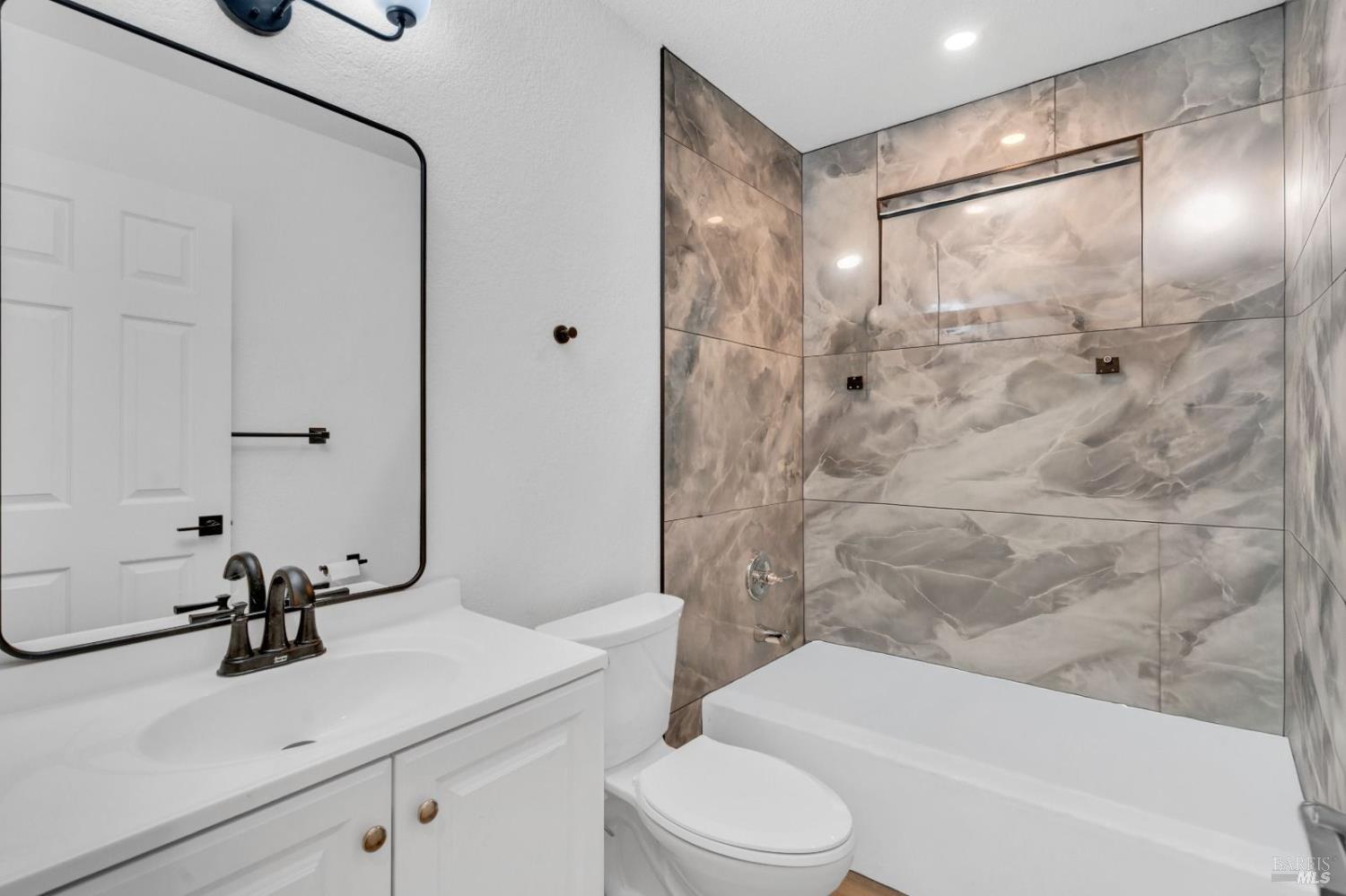 7562 Paddon Road Vacaville, CA 95688 - Photo 38 of 91 main bath