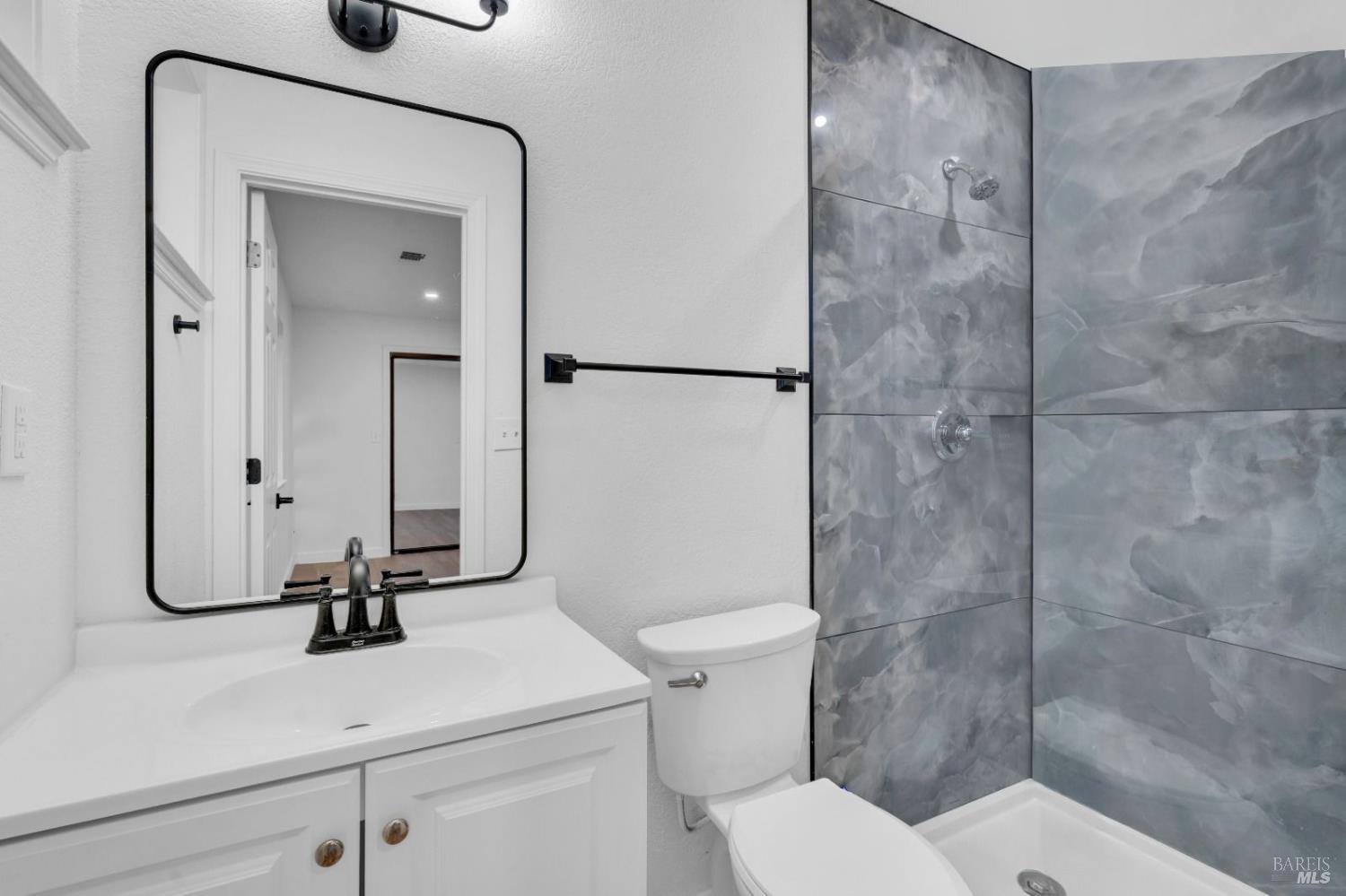 7562 Paddon Road Vacaville, CA 95688 - Photo 39 of 91 primary bath