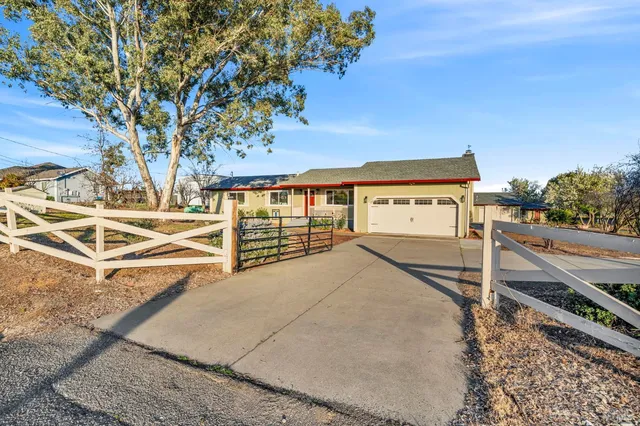 $1,090,000 | 7562 Paddon Road, Vacaville, CA 95688
