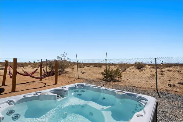 $369,000 | 670 Ducor Avenue, Landers, CA 92285