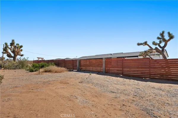 $369,000 | 670 Ducor Avenue, Landers, CA 92285
