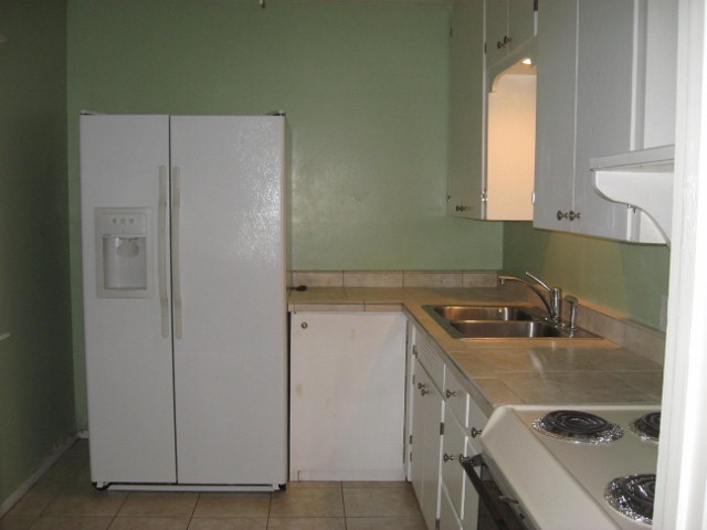 1417 Ridge Drive Redding, CA 96001 - Photo 4 of 24 Kitchen