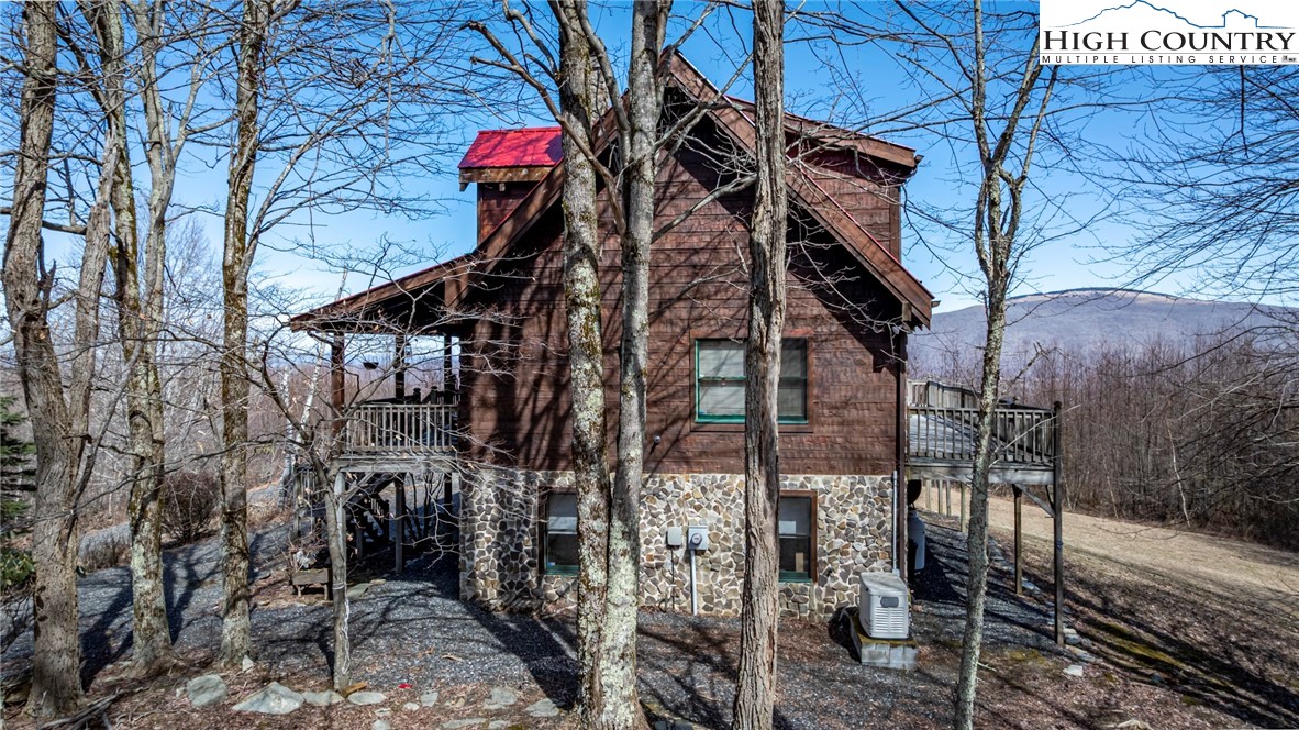 864 Joe Clayton Road Lansing, NC 28643 - Photo 4 of 50