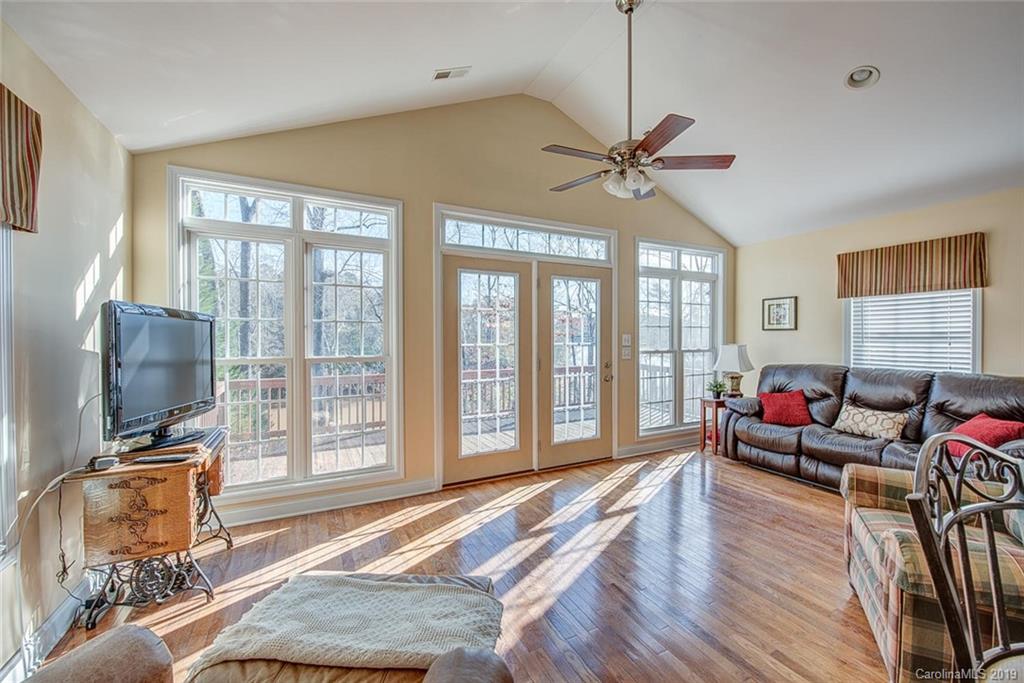 985 Jackson Road Fort Lawn, SC 29714 - Photo 9 of 34 Gallery Image 9