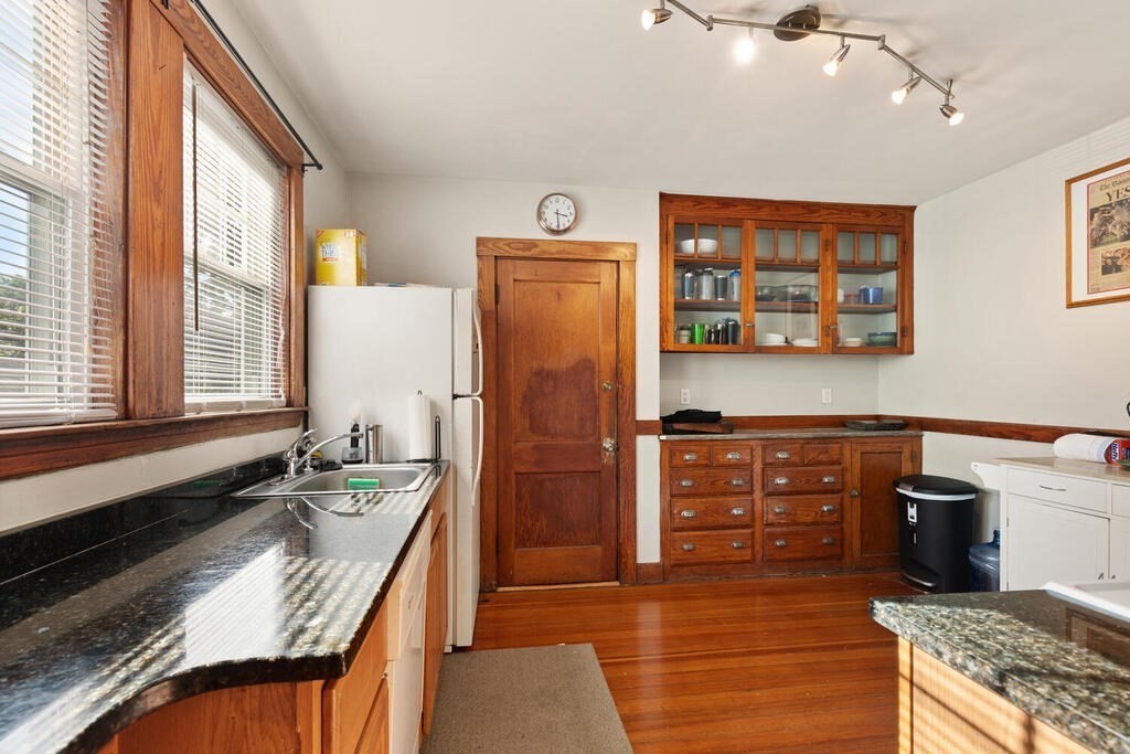 40-42 Presentation Road Boston, MA 02135 - Photo 7 of 30