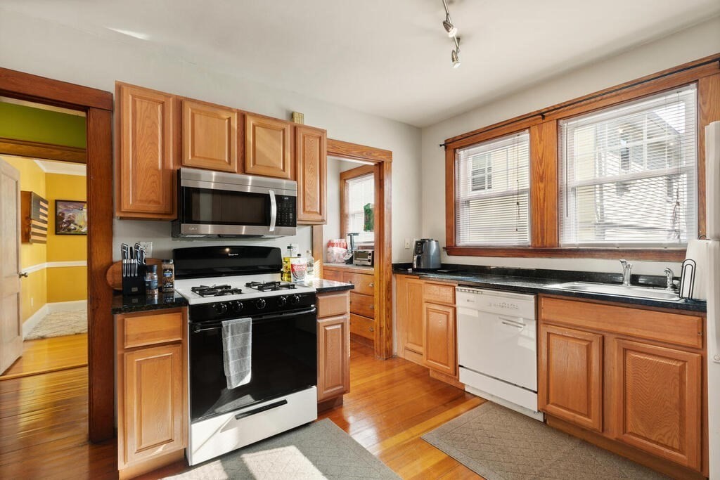 40-42 Presentation Road Boston, MA 02135 - Photo 9 of 30