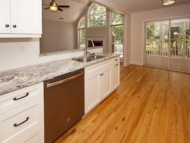 354 Stringer Alley Mount Pleasant, SC 29464 - Photo 11 of 42 Open Kitchen