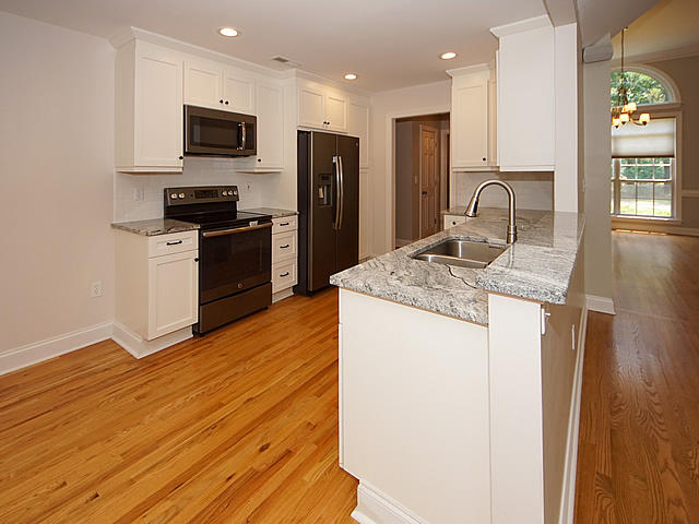 354 Stringer Alley Mount Pleasant, SC 29464 - Photo 12 of 42 Kitchen