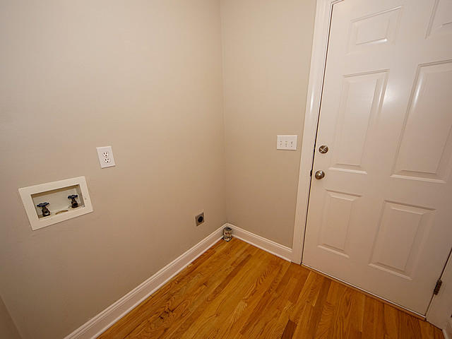 354 Stringer Alley Mount Pleasant, SC 29464 - Photo 31 of 42 Laundry/Mud Room