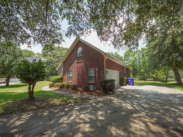 354 Stringer Alley Mount Pleasant, SC 29464 - Photo 35 of 42 Side Entry Garage