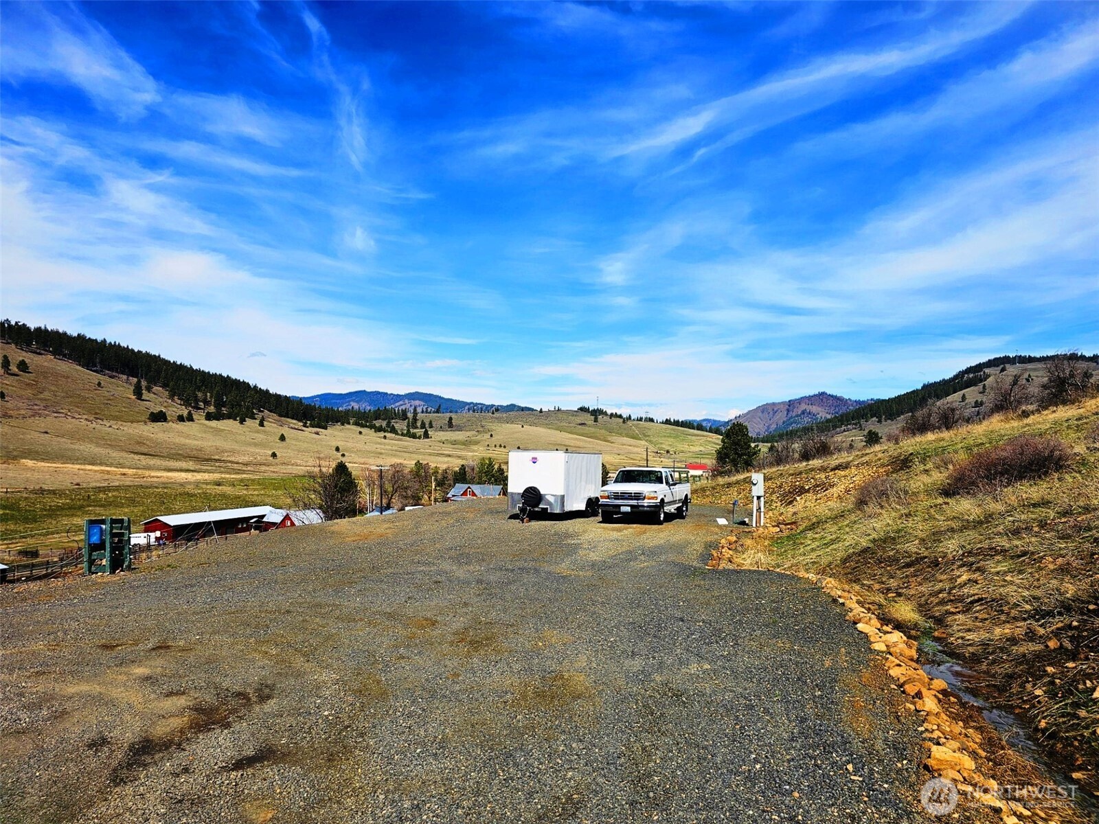 2080 Bettas Road Cle Elum, WA 98922 - Photo 26 of 31 a view of a road with an ocean view
