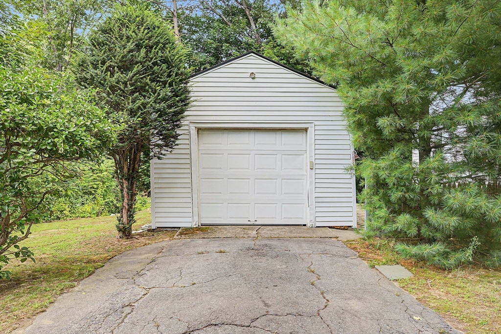 9 Moss Road Springfield, MA 01119 - Photo 2 of 39 Gallery Image 2