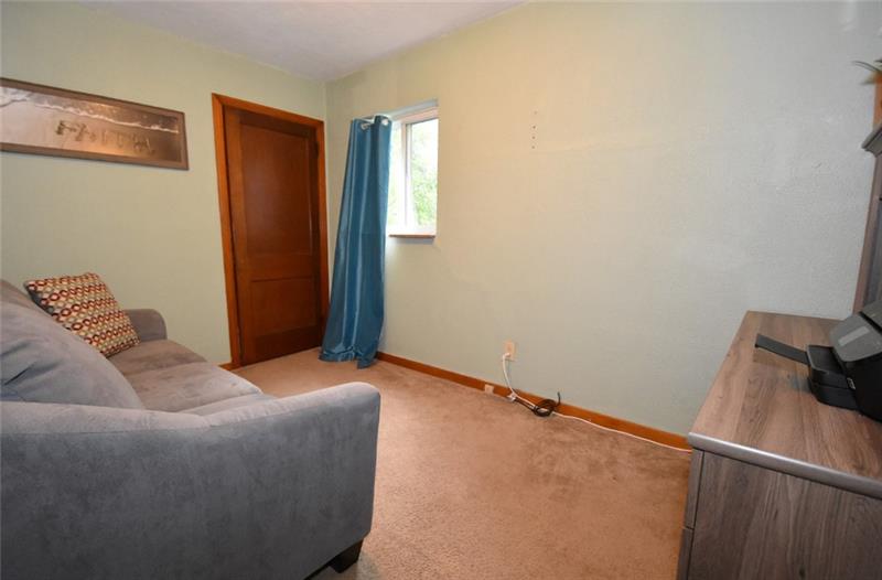 433 Hershey Road Pittsburgh, PA 15235 - Photo 14 of 18 Gallery Image 14