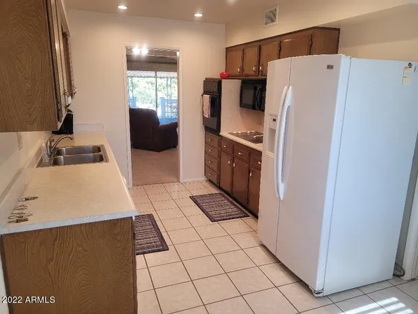 $2,700 | 13804 Whispering Lake Drive, Sun City, AZ 85351
