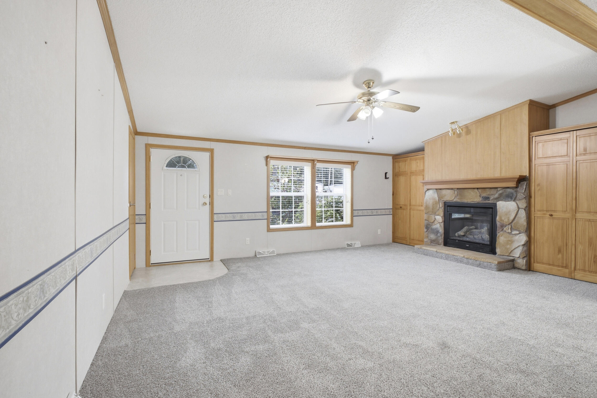 3 Maple Street Augusta, ME 04330 - Photo 12 of 36 3_maple_way-interior-12