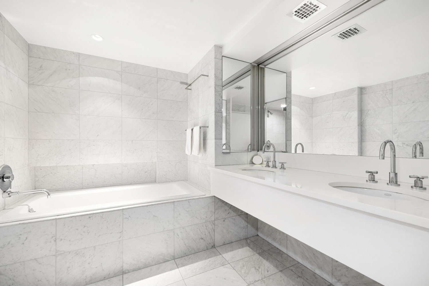 35 Sutton Place, Unit 20A Manhattan, NY 10022 - Photo 12 of 17