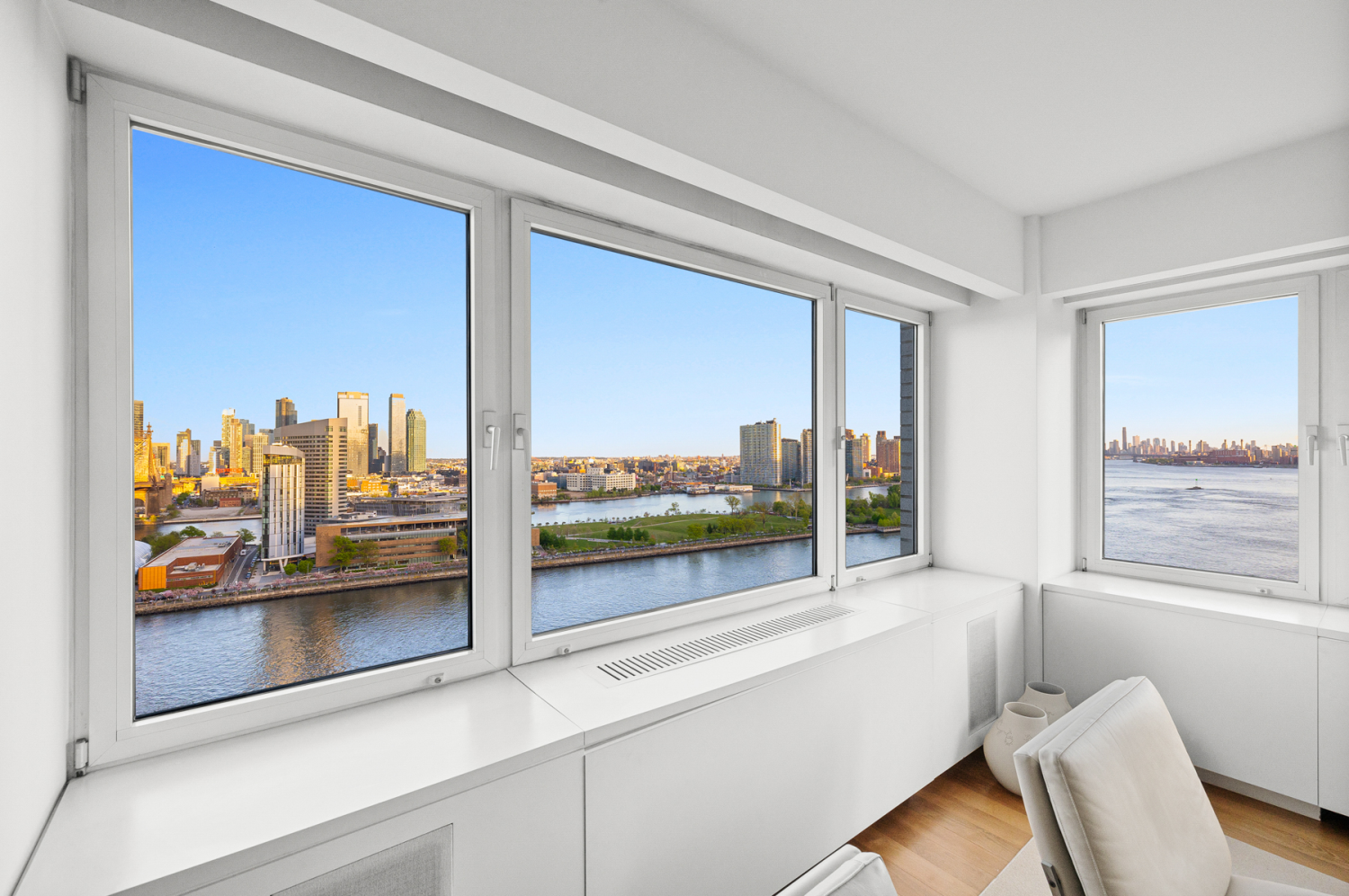 35 Sutton Place, Unit 20A Manhattan, NY 10022 - Photo 4 of 17