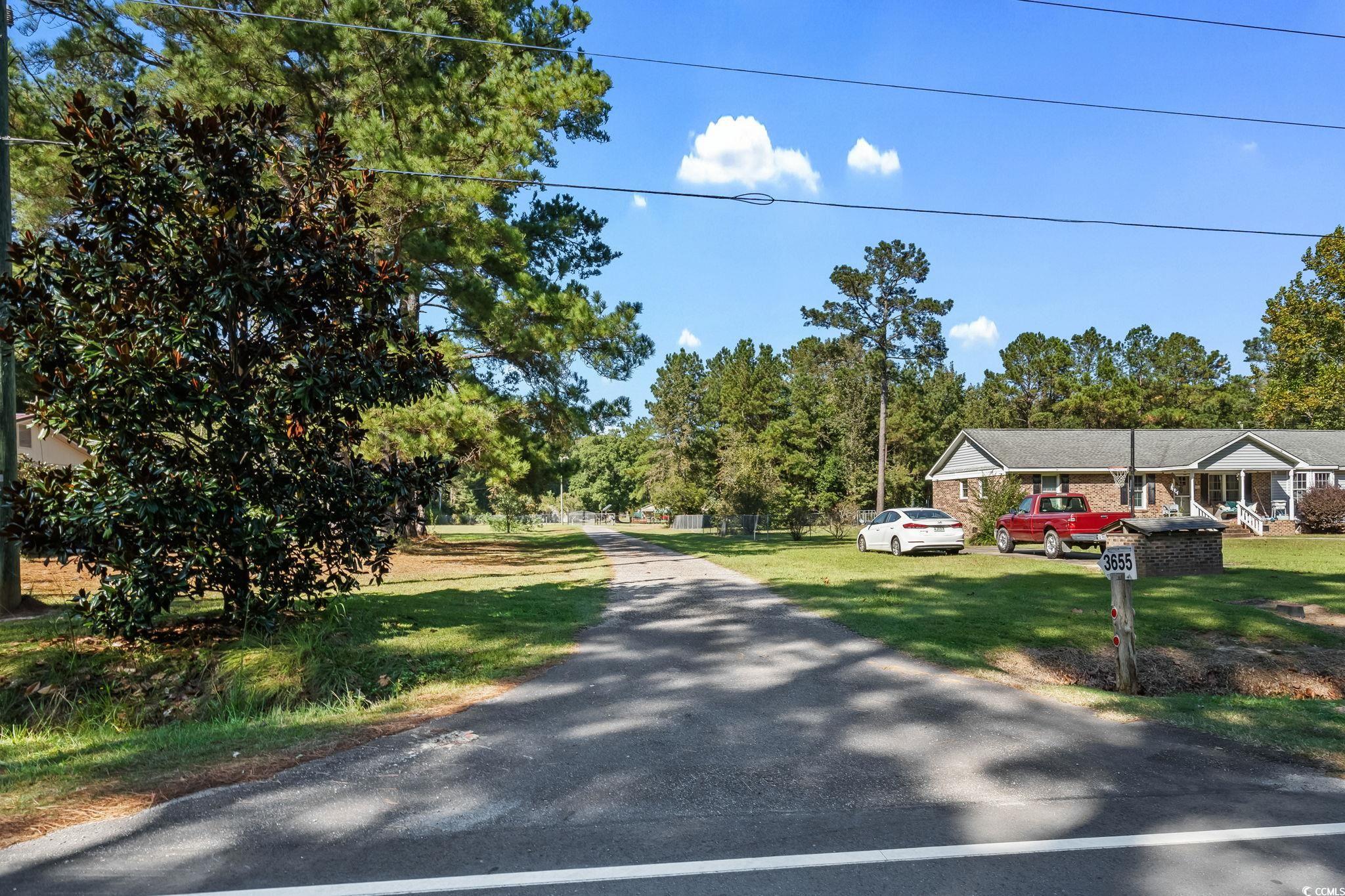 472 Highway 472 Conway, SC 29526 - Photo 4 of 30 View of asphalt driveway