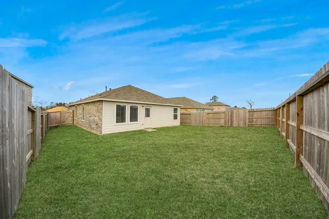 $1,650 | 833 Village Brook Drive, Willis, TX 77378