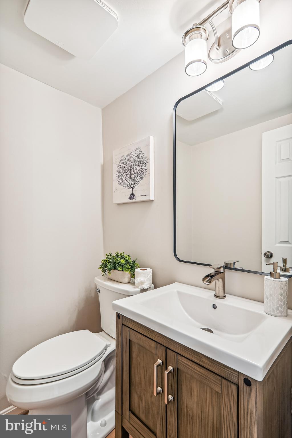9829 Vale Road Vienna, VA 22181 - Photo 20 of 66 Powder Room