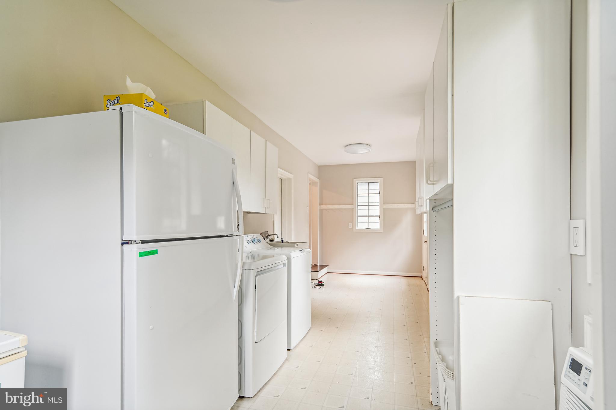 9829 Vale Road Vienna, VA 22181 - Photo 22 of 66 Laundry Room