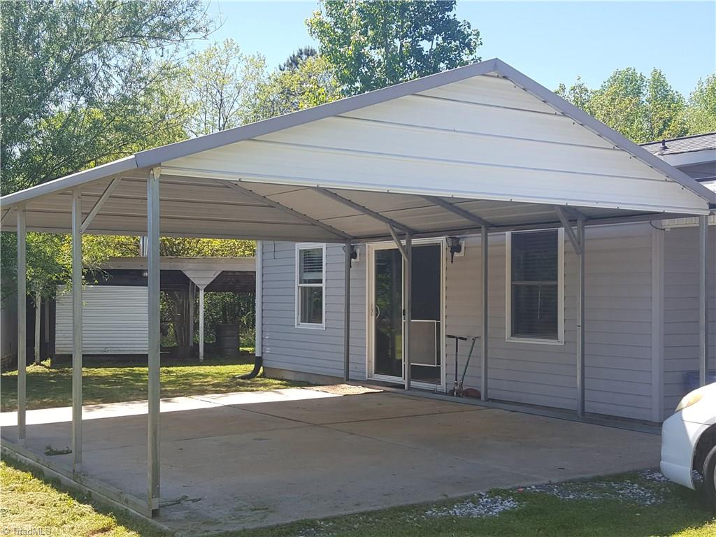 1055 Riverview Rd Extension Lexington, NC 27292 - Photo 12 of 27 Large 2 car carport