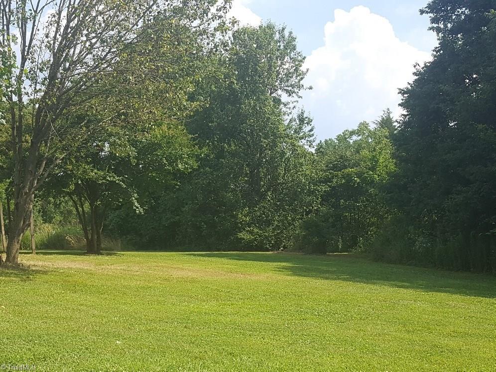 1055 Riverview Rd Extension Lexington, NC 27292 - Photo 17 of 27 Beautiful lawn to play on.