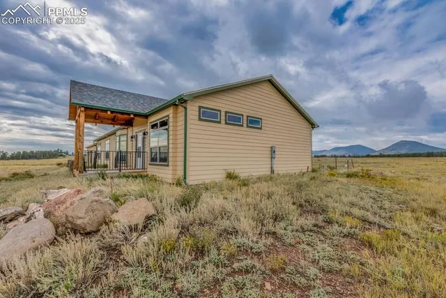 $675,000 | 1925 Doe Valley Road, Guffey, CO 80820