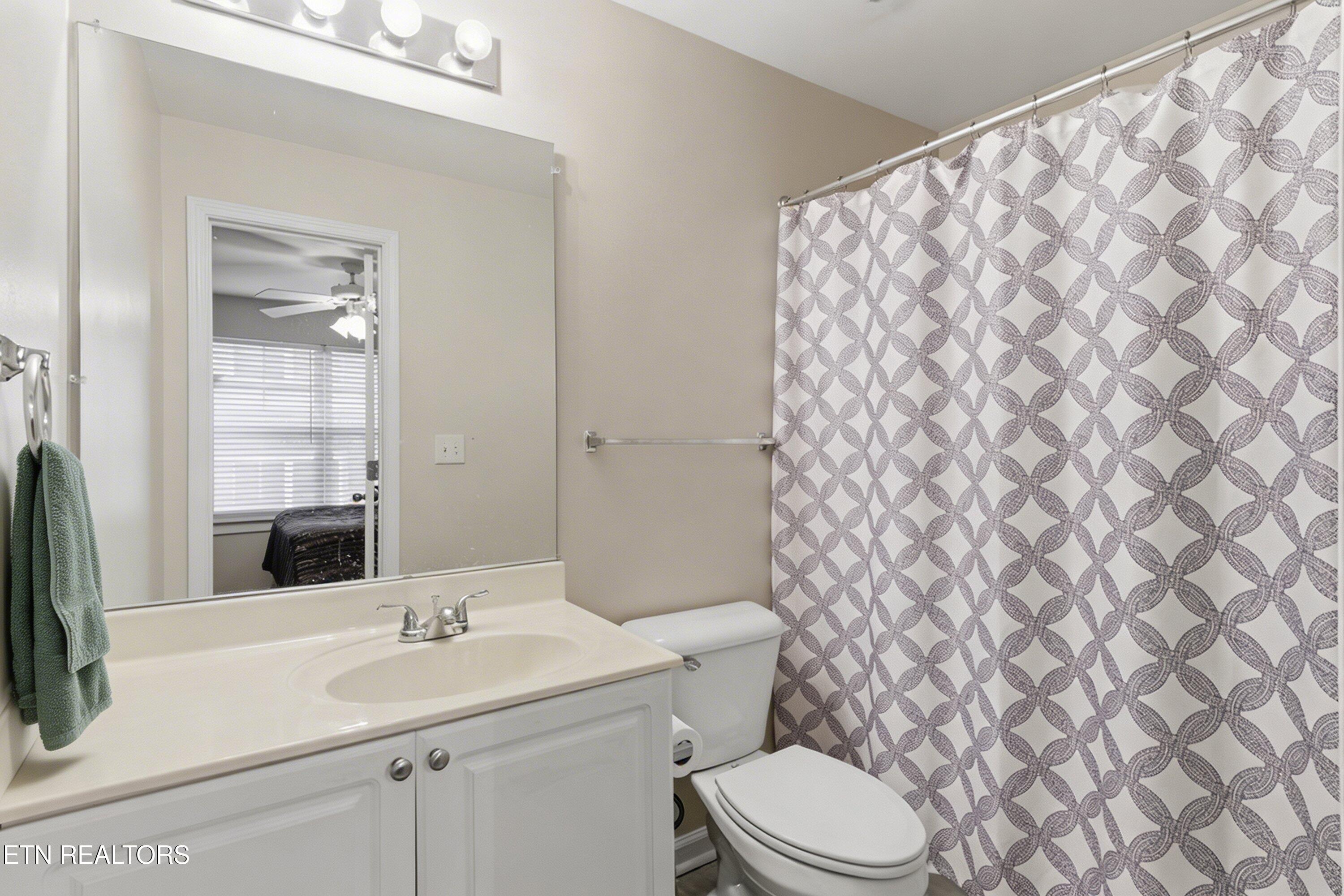 3704 Spruce Ridge Way, Unit 2024 Knoxville, TN 37920 - Photo 13 of 31 Bathroom 4