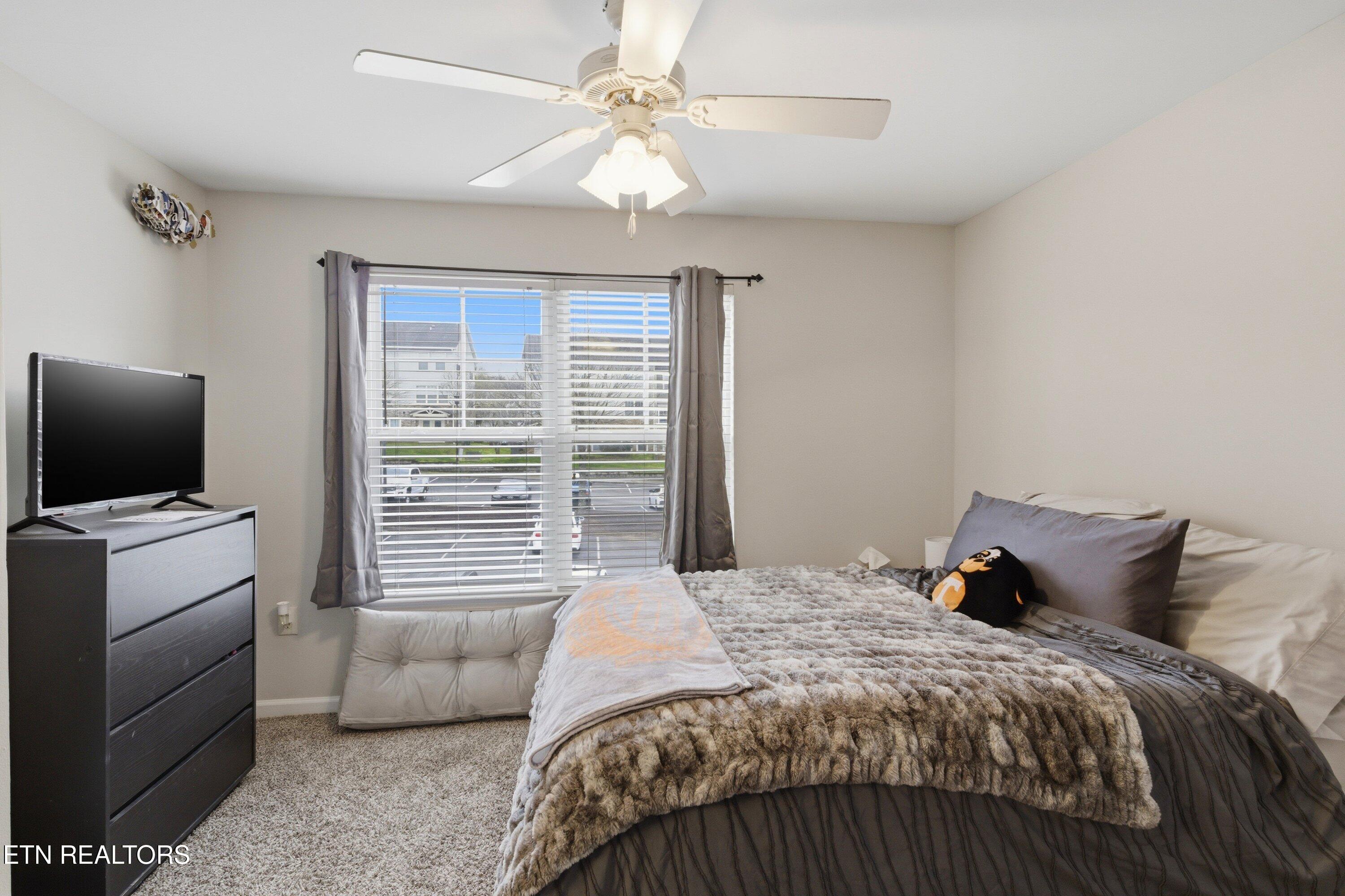 3704 Spruce Ridge Way, Unit 2024 Knoxville, TN 37920 - Photo 6 of 31 Bedroom 1