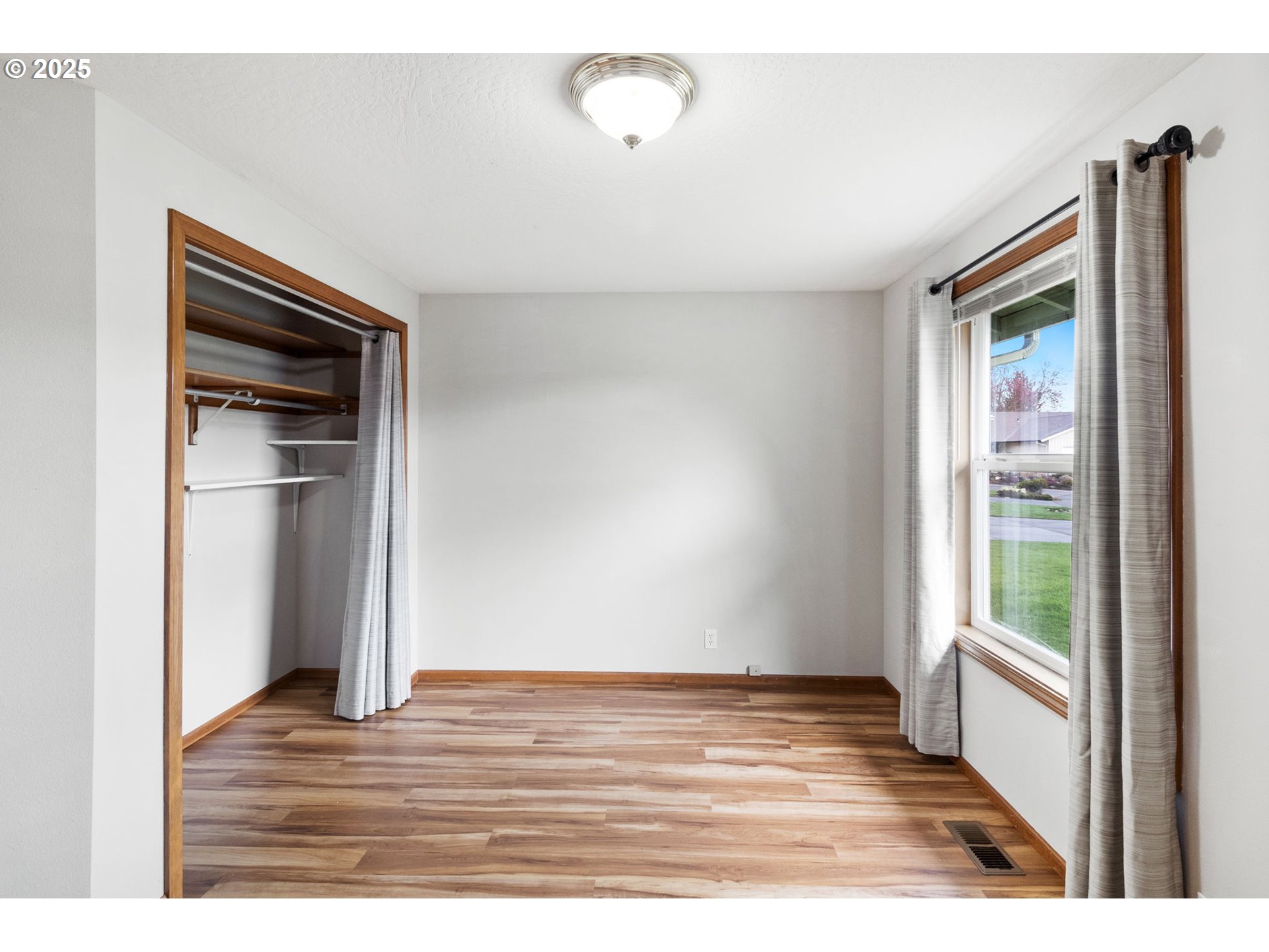 2744 Dayna Lane Eugene, OR 97408 - Photo 13 of 34