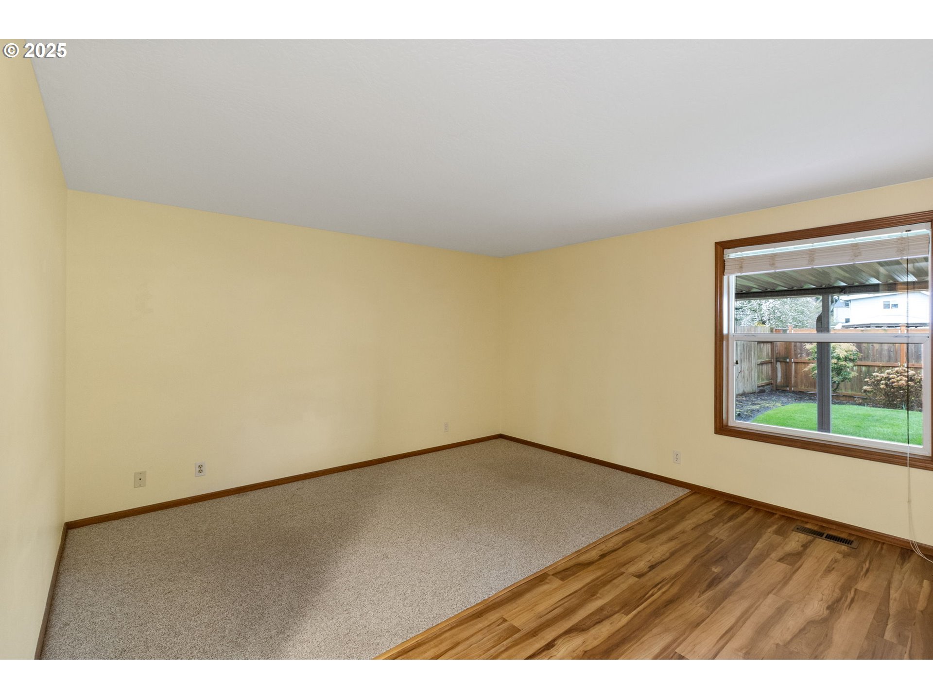 2744 Dayna Lane Eugene, OR 97408 - Photo 14 of 34