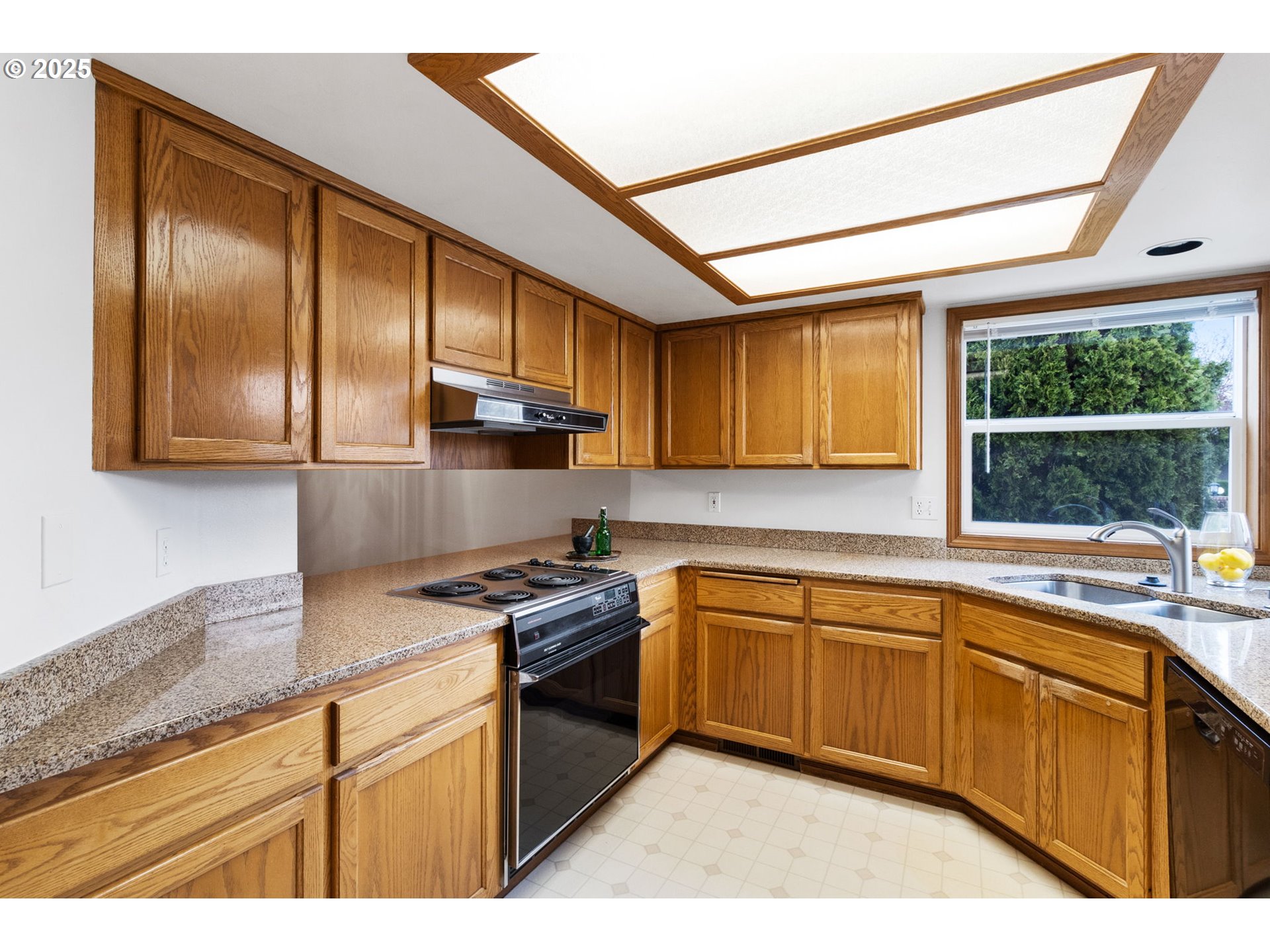 2744 Dayna Lane Eugene, OR 97408 - Photo 10 of 34