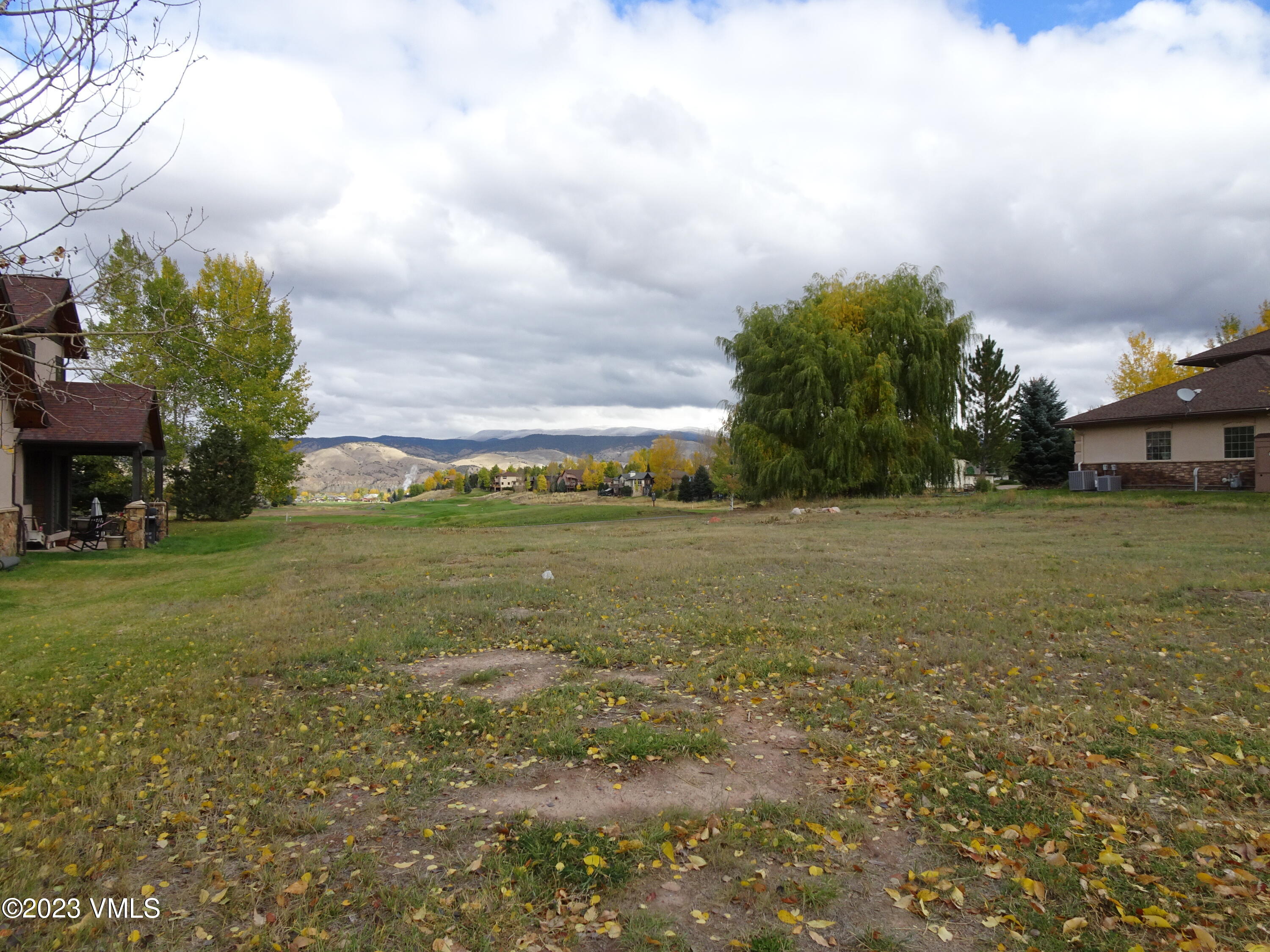 230 Timberwolf Gypsum, CO 81637 - Photo 5 of 34 a view of a field with sitting area