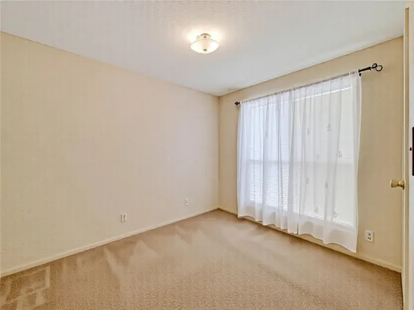 $165,900 | 11002 Hammerly Boulevard, Unit 69, Houston, TX 77043