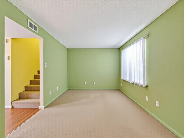 $165,900 | 11002 Hammerly Boulevard, Unit 69, Houston, TX 77043