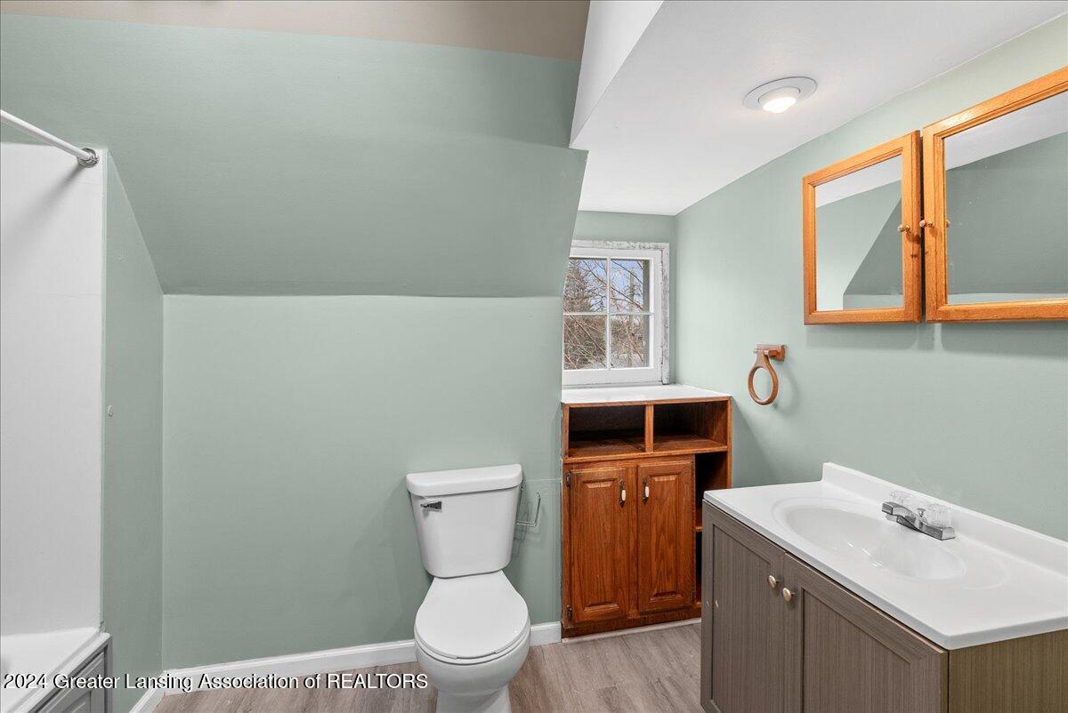 225 Strathmore Road Lansing, MI 48910 - Photo 21 of 45 2nd Strathmore (6)