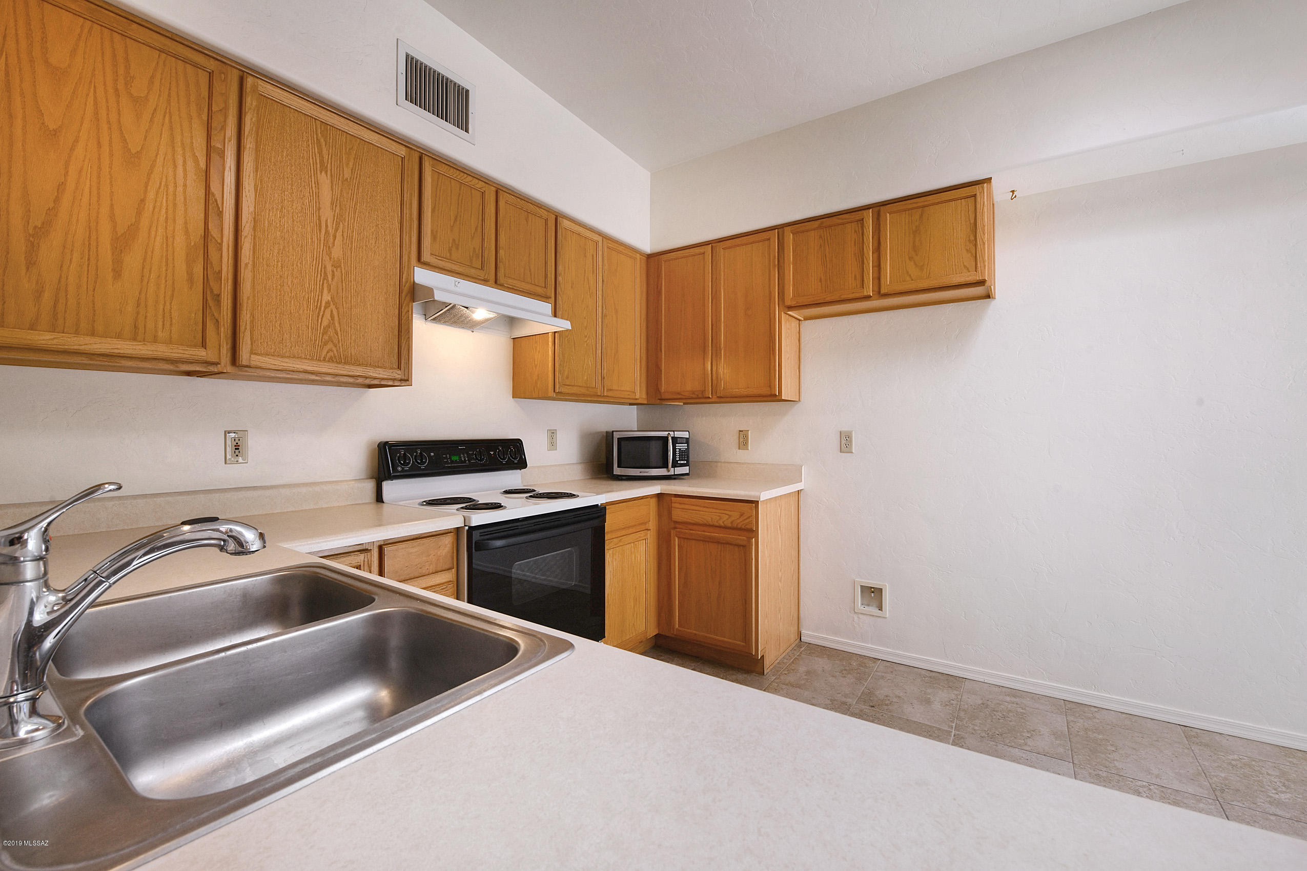 8546 North Sunny Rock Ridge Drive Tucson, AZ 85743 - Photo 8 of 22