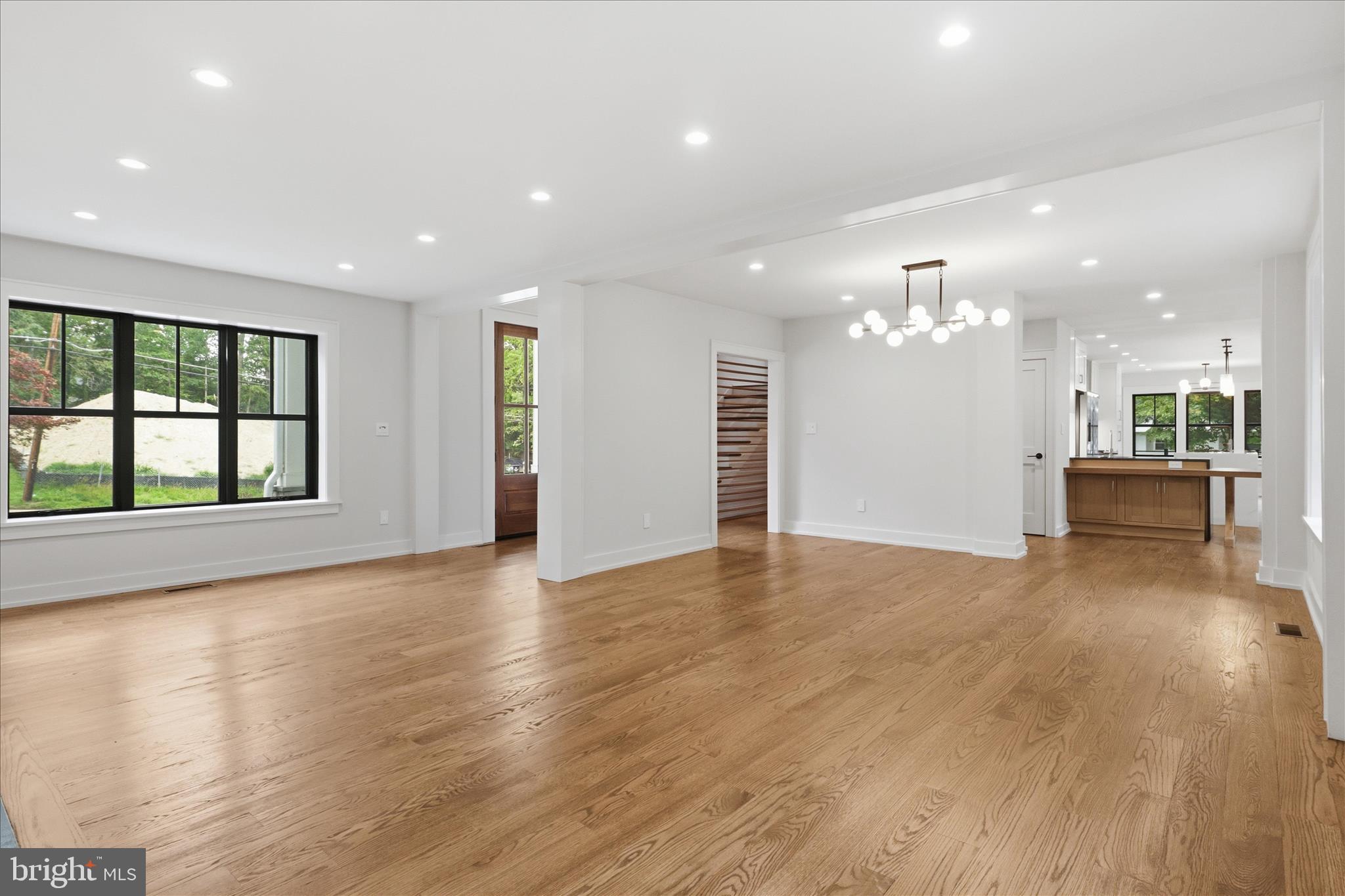 5921 Chesterbrook Road McLean, VA 22101 - Photo 15 of 87 Dimmable recess lighting throughout