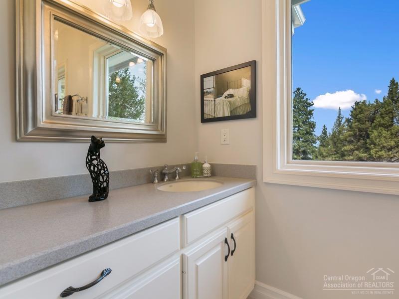 17940 Mountain View Road Sisters, OR 97759 - Photo 15 of 23 Gallery Image 15