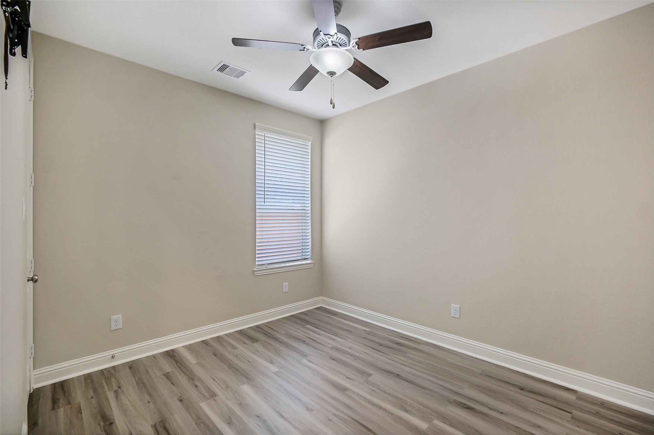 4948 Birchwood Bluff Lane Rosharon, TX 77583 - Photo 19 of 33