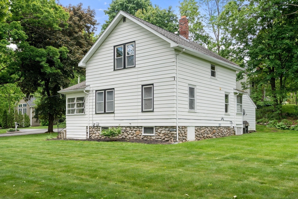 107 Winter Hill Road Holden, MA 01520 - Photo 25 of 34