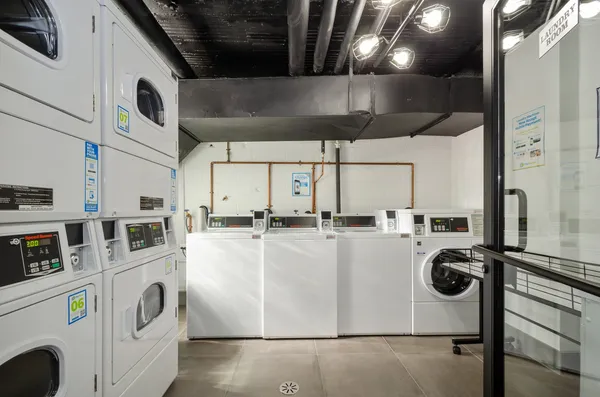 $1,625 | 7710 North Sheridan Road, Unit 101, Chicago, IL 60626