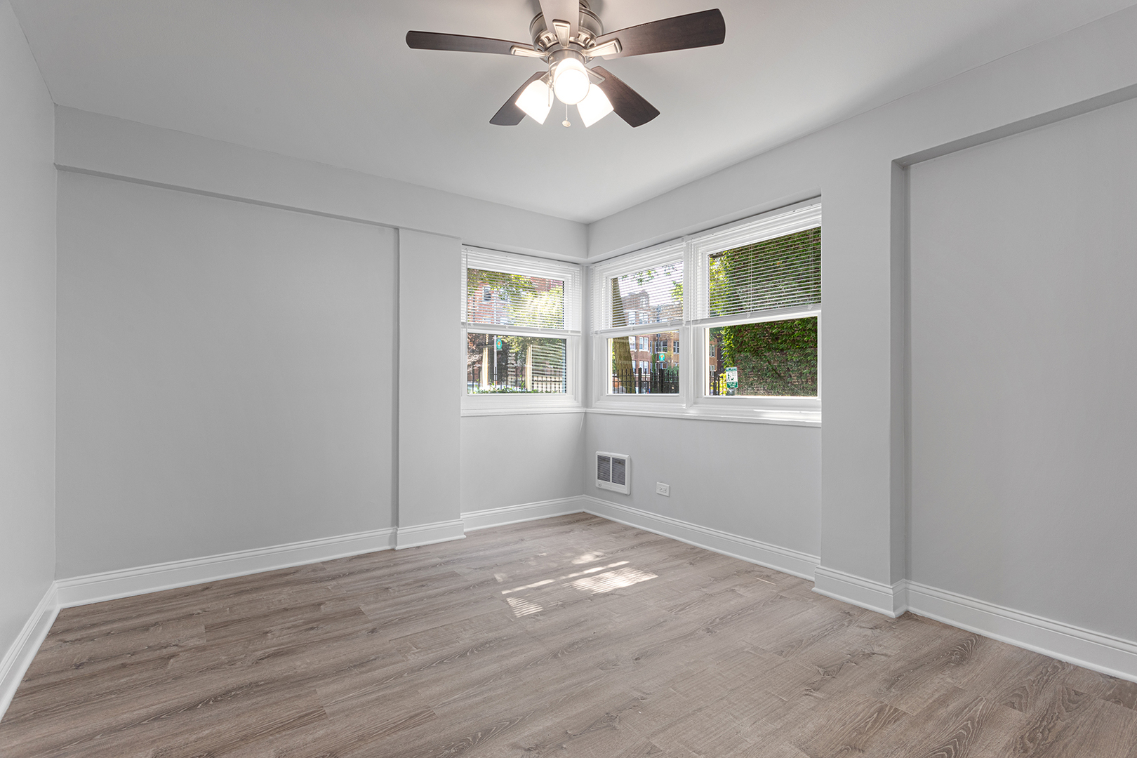 7710 North Sheridan Road, Unit 101 Chicago, IL 60626 - Photo 2 of 14