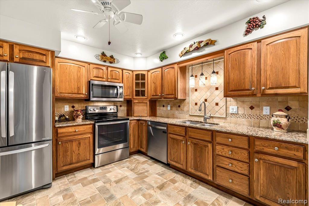 5840 East Dunbar Road, Unit 21 Monroe, MI 48161 - Photo 14 of 38