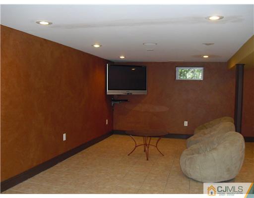 1198 Inman Avenue Edison, NJ 08820 - Photo 13 of 21 Gallery Image 13