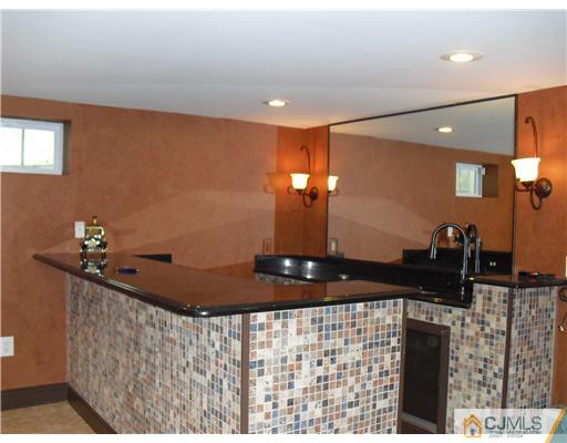 1198 Inman Avenue Edison, NJ 08820 - Photo 15 of 21 Gallery Image 15
