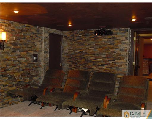 1198 Inman Avenue Edison, NJ 08820 - Photo 16 of 21 Gallery Image 16