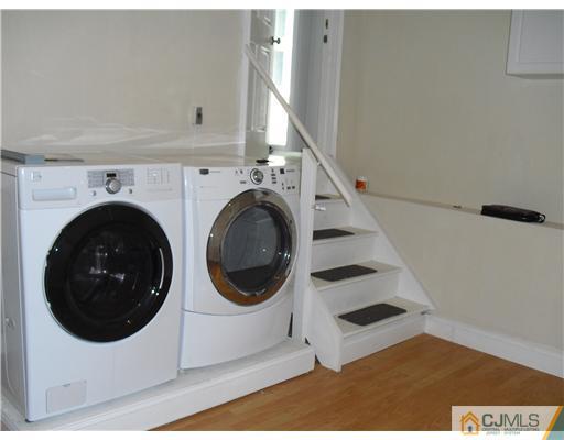1198 Inman Avenue Edison, NJ 08820 - Photo 19 of 21 Gallery Image 19
