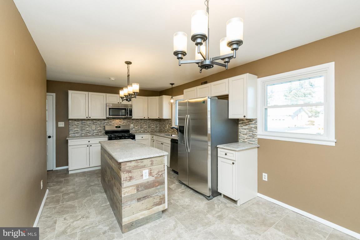 529 Old Baltimore Road Westminster, MD 21157 - Photo 5 of 37 Gallery Image 5
